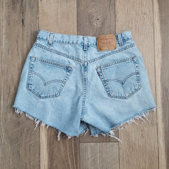 Levi's Vintage 550 Cut Off Shorts - Picture 1 of 10